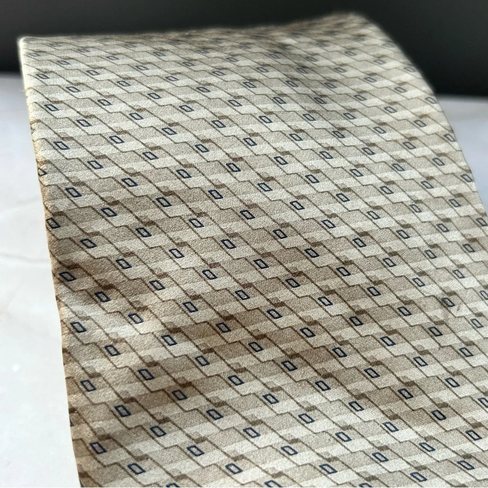Jones New York 58” Beige Geometric Men's Tie - Picture 2 of 3